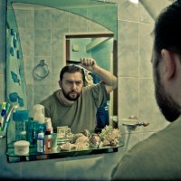 Автопортрет в ванной комнате :: Александр Мирошниченко
