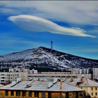 НЛО над городом. :: Александр Максименко