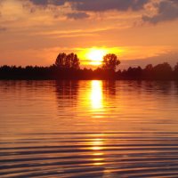 Закат на озере. :: Руслан Грицунь