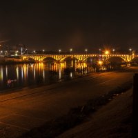 ночной мост в Чинджу :: Александр Моняков