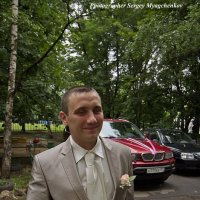 Жених в ожидании выкупа невесты :: Сергей Мягченков