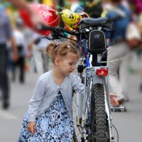 Девочка и велосипед :: Юрий Никульников