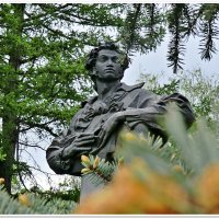 Памятник Пушкину в парке его же имени :: Нина 