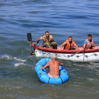 Спасение рыбака Азовское море в районе косы Еленина :: Александр Moryak 34
