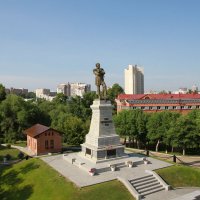 Памятник Муравьеву-Амурскому :: Людмила Мозер