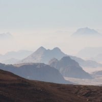 Утренний туман в горах Иордании :: Василий Гущин