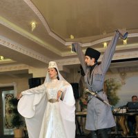 танец "Хонга" :: Батик Табуев