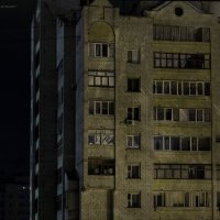 В знакомых окнах... :: Александр Великанов