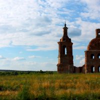 Разрушенная церковь. :: Наталия Белогур