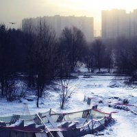 Город в морозной дымке... :: Виктор Одинцов