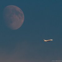вечер, самолет, луна ... :: Антон Афанасьев