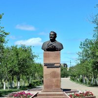 Памятник Мустафину :: Светлана SvetNika17