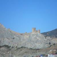 Вид на Генуэзскую крепость :: BoxerMak Mak