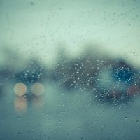 Помечтать глядя на дождь за стеклом :: Наталья Денисова