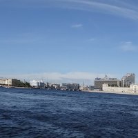 Река и город. :: Владимир Гилясев