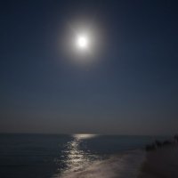 Море,ночь,луна :: Елена Титаренко