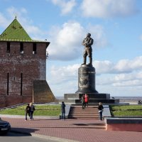 Памятник В.Чкалову на пл.Минина в Н.Новгороде :: Александр Табаков