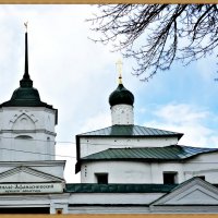 Храм и надвратная башня. :: Владимир Валов
