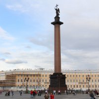 Александрийский столп на Дворцовой площади в  СПБ :: Евгений 