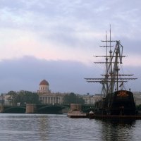 Корабль и река. :: Владимир Гилясев