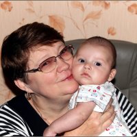 Любящая бабушка и любимый внучок. :: Анатолий Ливцов