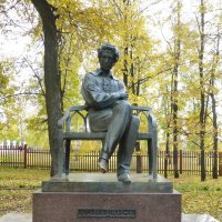 Памятник А.С. Пушкину в Болдино :: Наиля 