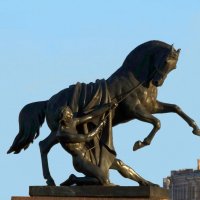 Конь и человек. Скульптура. :: Владимир Гилясев