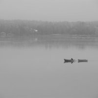утро туманное..лодочник :: Наталья Калягина