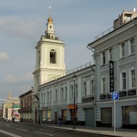 Колокольня церкви Усекновения Главы Иоанна Предтечи в Казенной Слободе. :: Александр Качалин