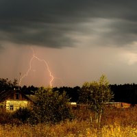 Гроза мимоходом :: Евгений Нисковских