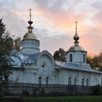 Закат над церковью Александра Невского :: Александр Зайцев