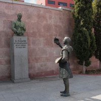 Памятник А.Флемингу. :: Евгений 