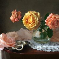 Этюд с  увядающими розами. :: lady-viola2014 -