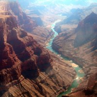 Гранд-каньон. Река Колорадо из окна вертолёта. :: Владимир Смольников