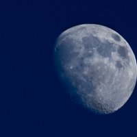 Луна вечером :: Александр Деревяшкин