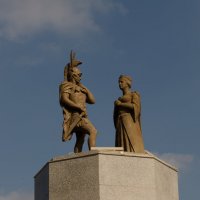 Памятник Искендеру Макендонскому в Гяндже :: Эхтирам Мамедов
