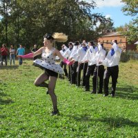Танцы на траве :: Алла Рыженко
