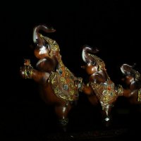 Танец слонов :: Olesya Lapaeva