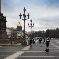 Вид с дворцовой площади :: Михаил Александров