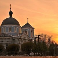 Закат в селе Покровское-Шереметьево :: Андрей Куприянов