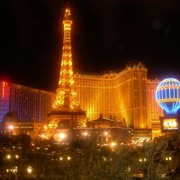 Какой Лас-Вегас без Парижа?? :: Владимир Смольников