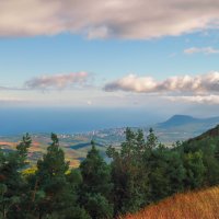 вид на Алушту :: Солнечная Лисичка =Дашка Скугарева