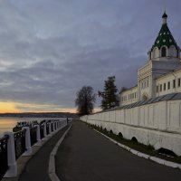 Утро. Ипатьевский монастырь :: Дмитрий Близнюченко