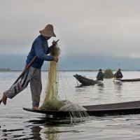 Рыбаки на озере Инле. :: Олег Грачёв