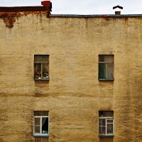 Окна во двор :: Sergei Khandrikov