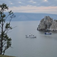 Мыс Бурхан (скала Шаманка) :: Ольга Оглоблина