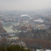 Тбилиси в тумане Вид на парк Рике :: Вячеслав Шувалов
