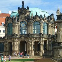 Dresden-Цвингер - шедевр дворцового барокко, расположенный в старой части Дрездена, является крупней :: Galina Dzubina