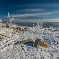 Камни на снегу :: Sergey Oslopov 