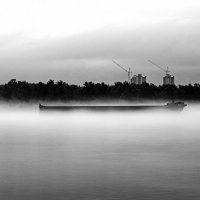 баржа в тумане :: Андрей Еськов